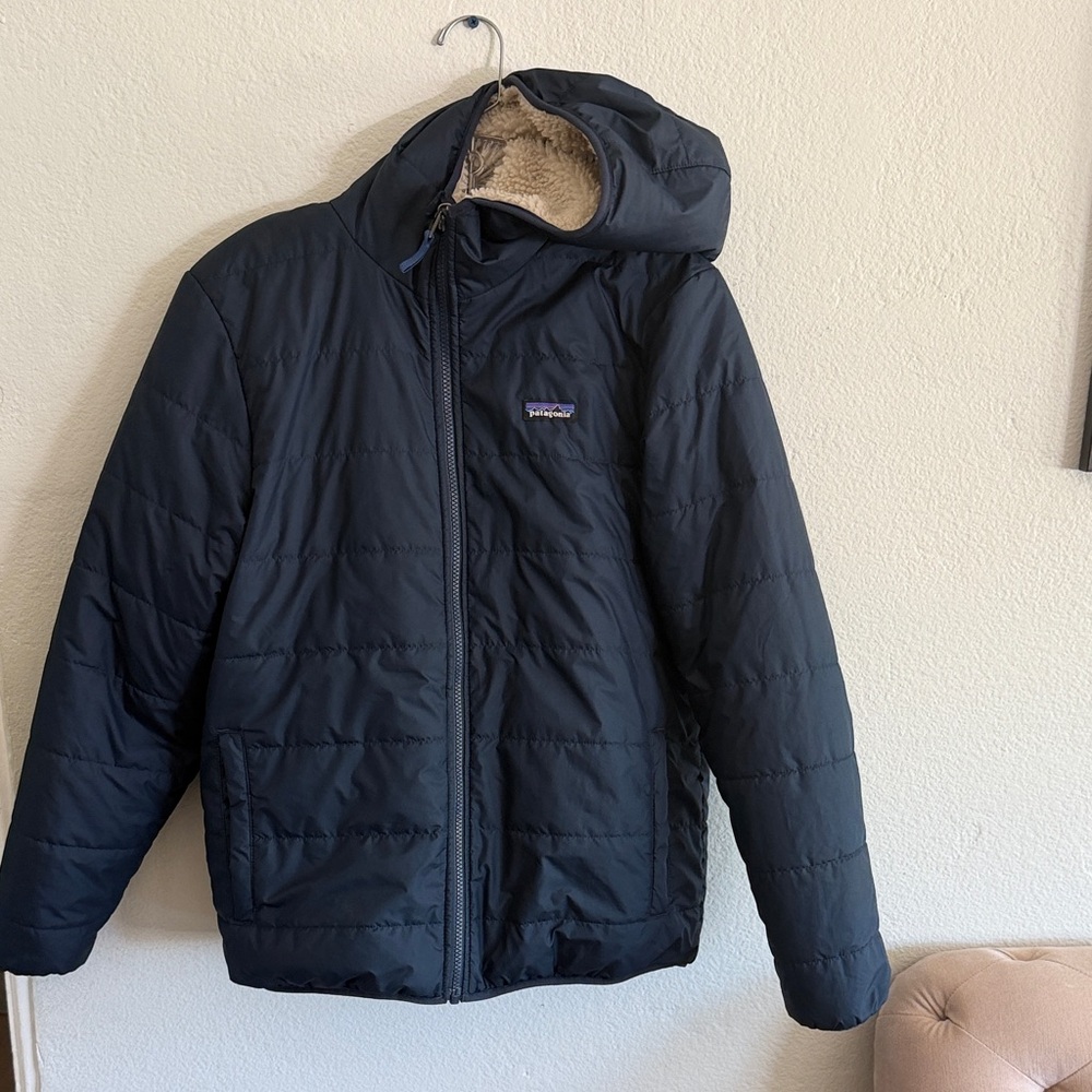 Patagonia Kids Reversible Ready Freddy Hoody  (Dark Blue Hooded Puffer Jacket)